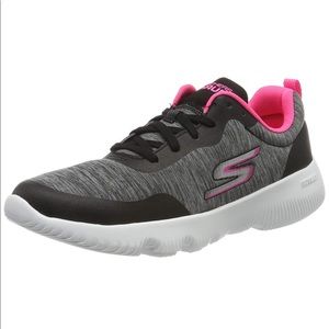 Skechers Women’s Go Run Focus NIB Sz8